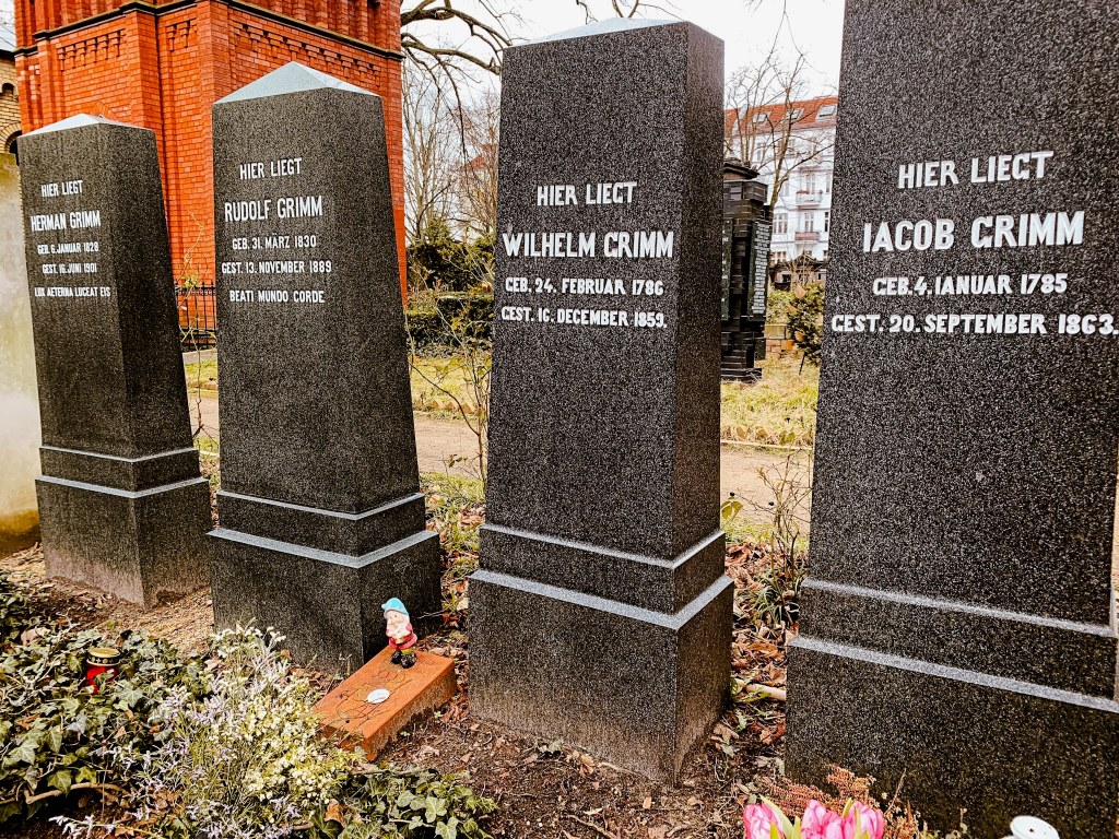 Berlin Schöneberg Alter St. Matthäus Kirchhof Grab Gebrüder Grimm